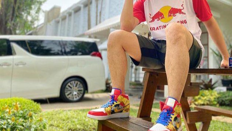 Lamborghini Ringsek, Berikut Koleksi Mobil Mewah Raffi Ahmad Lamborghini ringsek tabrak kijang kapsul, berikut koleksi mobil mewah Raffi Ahmad