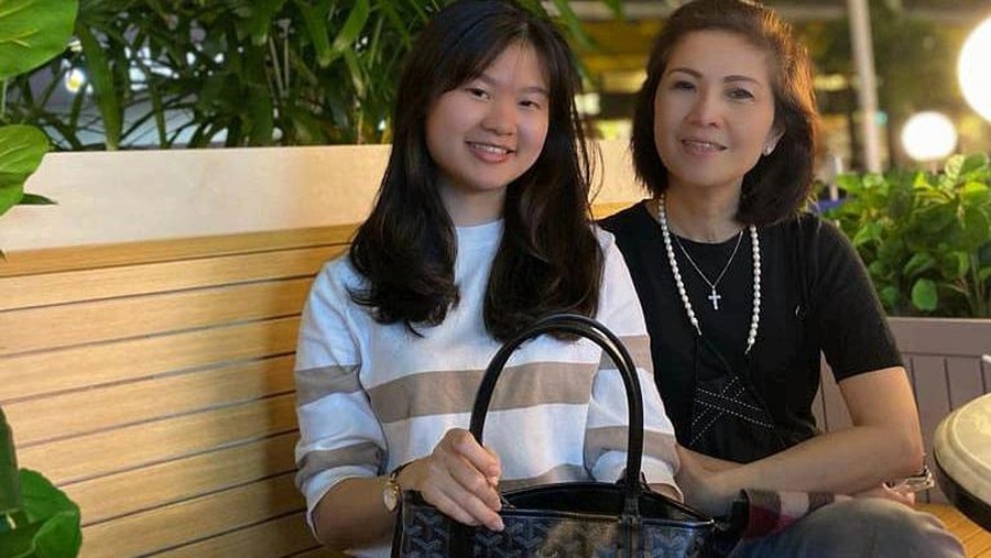 Momen Meilia Lau, Ibunda Felicia saat Makan Bersama Keluarga