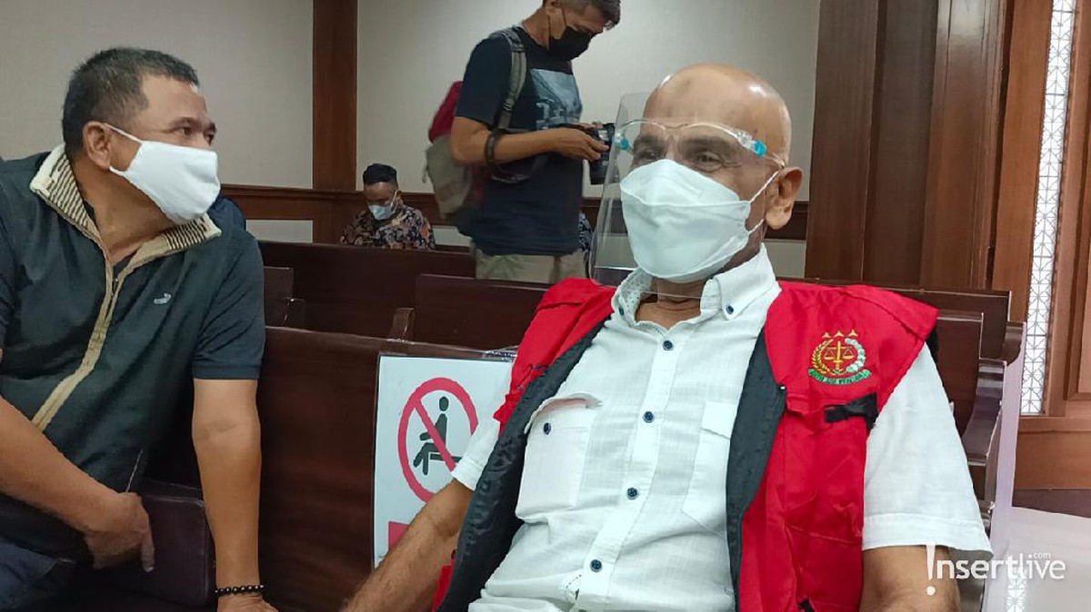 Mark Sungkar kembali menjalani persidangan atas kasus korupsi&comma; berikut penampakan Mark Sungkar menghadiri sidang hari ini