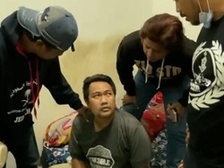 Bak Film Action! Detik-detik Penangkapan Pencuri Motor Bersenjata
