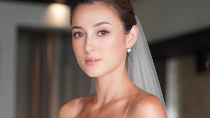Potret Cantik dan Elegan Julie Estelle di Hari Pernikahan