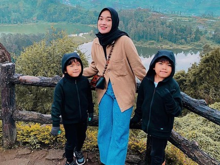 Ririe Fairus Unggah Foto 2 Anak, Banjir Doa dan Dukungan