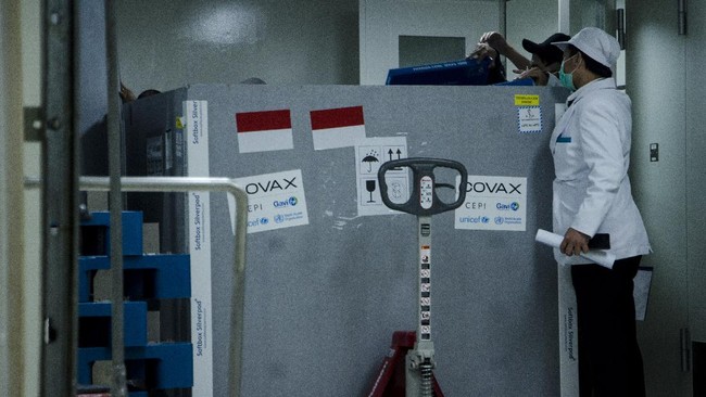 FOTO: Kedatangan 1,1 juta Vaksin AstraZeneca di Indonesia