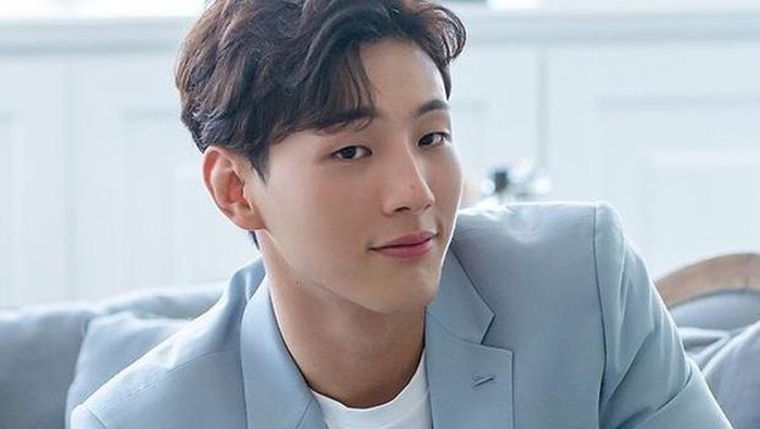 Tersandung Skandal Bullying, Ji Soo Akan Jalani Wajib Militer Oktober Mendatang Tersandung Skandal Bullying, Ji Soo Akan Jalani Wajib Militer Oktober Mendatang