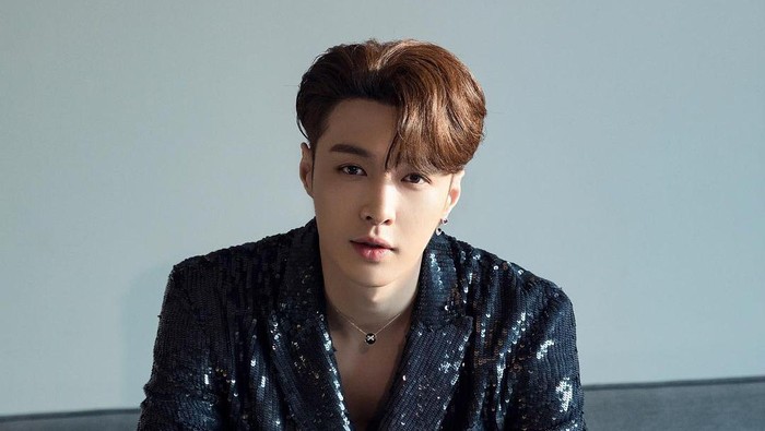 Ada Lay Exo, 5 Idol Kpop Asal China Ini Terkenal Banget di Korea Selatan! Ada Lay Exo, 5 Idol Kpop Asal China Ini Terkenal Banget di Korea Selatan!