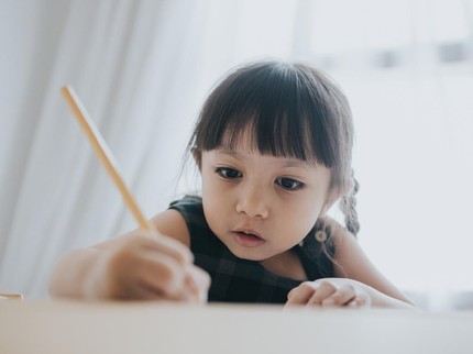 Catat Bunda! Ini 8 Cara Mengajarkan Anak TK Menulis dengan Mudah