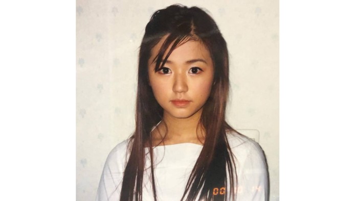 Buat kamu yang belum tahu, sebelum menjadi aktris Yoon Eun Hye merupakan seorang mantan anggota girl group bernama Baby V.O.X, yang aktif pada awal tahun 2000-an / foto: instagram.com/y1003_grace