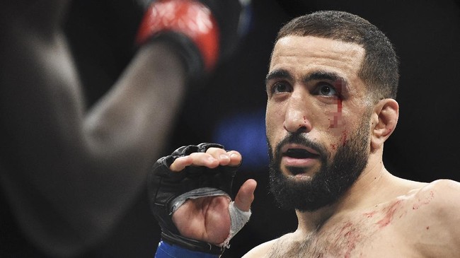 Duel Leon Edwards vs Belal Muhammad di UFC Vegas 21 dinyatakan sebagai no contest setelah mata Belal mengalami cedera akibat colokan Edwards.