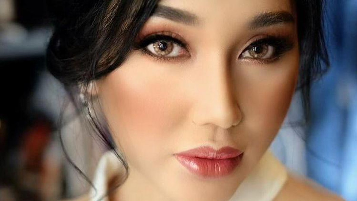 Setelah keluar dari penjara dan menghilang beberapa saat&comma; berikut penampilan Lucinta Luna yang bikin pangling