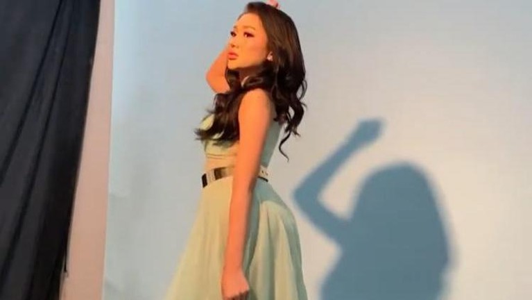 Inilah Penampilan Lucinta Luna yang Bikin Pangling Setelah Menghilang Setelah keluar dari penjara dan menghilang beberapa saat, berikut penampilan Lucinta Luna yang bikin pangling