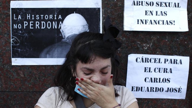 FOTO: Pastor Argentina Bebas, Korban Kasus Pelecehan Histeris