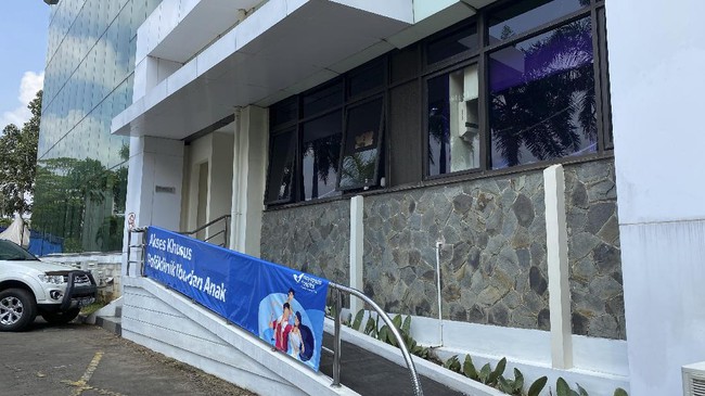 Mayapada Healthcare, lewat unitnya Mayapada Hospital Tangerang membuka akses khusus Poliklinik Ibu dan Anak tanpa melewati lobi utama dan keramaian lainnya.