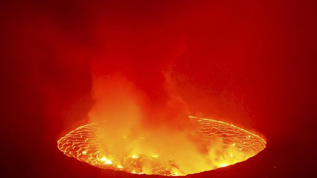 Gunung Nyiragongo di Kongo Meletus, Warga Panik dan Mengungsi Gunung Nyiragongo terakhir meletus pada 17 Januari 2002, menewaskan lebih dari seratus orang dan menutupi hampir semua bagian timur Goma dengan lahar.