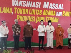 Harapan Jokowi Saat Pantau Vaksinasi Tokoh-tokoh Agama di Semarang
