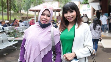 Lepas Penat Sidang Cerai, Rohimah dan Eva Belisima Liburan di Bali