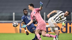 Hasil Liga Champions: 10 Pemain Porto Singkirkan Juventus