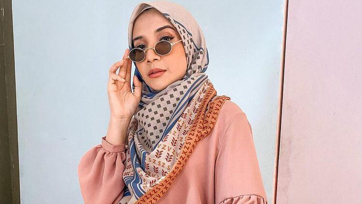 Zaskia Sungkar tengah hamil anak pertama dengan Irwansyah&period; Yuk intip style kece Zaskia saat hamil anak pertama&excl;