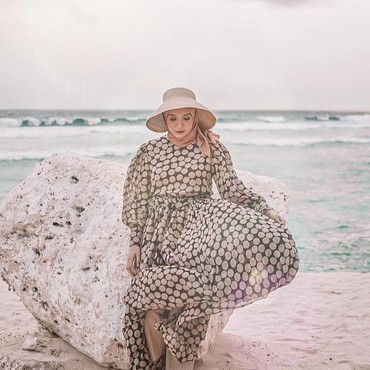 8 Style Kece Zaskia Sungkar yang Tengah Hamil Anak Pertama