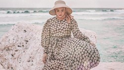 8 Style Kece Zaskia Sungkar yang Tengah Hamil Anak Pertama