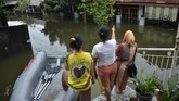 FOTO : Banjir Menggenangi Sejumlah Wilayah di Makassar Sejumlah wilayah di Kecamatan Manggala, Makassar, Sulawesi Selatan terendam banjir akibat hujan deras yang mengguyur wilayah itu beberapa hari belakangan ini.