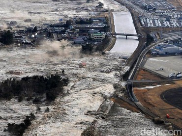 Gelombang Tsunami juga Landa Beberapa Wilayah di Jepang