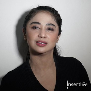 Cara Dewi Perssik Baca Al-Quran Ramai Dikritik