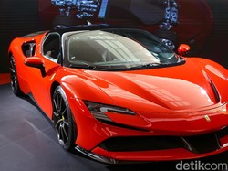 Supercar Hybrid Ferrari SF90 Stradale Mendarat di RI, Tenaganya Buas!