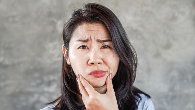 Tanpa disadari, temperatur dingin ekstrem di kantor, rumah, mal, dan bioskop bisa memicu gangguan kesehatan pada tubuh. Salah satunya bell's palsy karena ac.