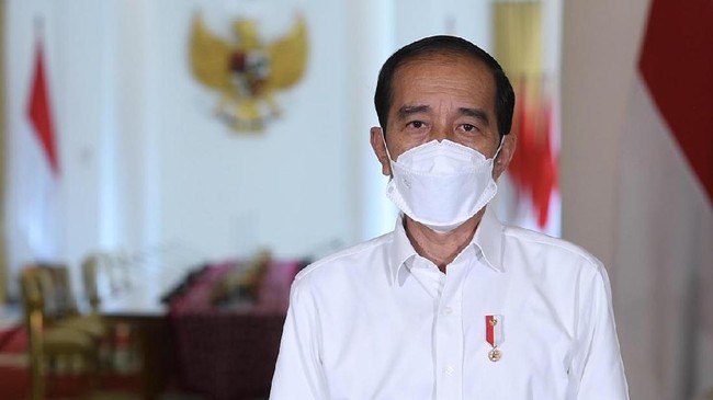 Presiden Jokowi meminta seluruh bupati di Indonesia memperbanyak program Padat Karya Tunai di kabupaten masing-masing.