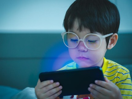 Tanda dan Penyebab Mata Anak Minus, Bunda Perlu Kenali Sejak Dini