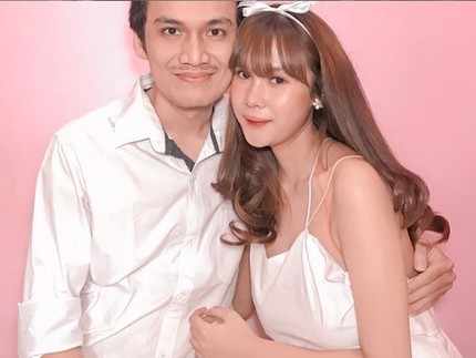 Kisah Cinta Bak Drakor, Awalnya Bertepuk Sebelah Tangan Akhirnya ke Pelaminan
