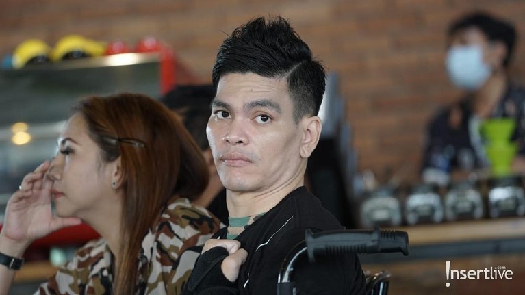 Kabar bahagia datang dari group band El Kasih Reborn yang telah merilis sebuah lagu berjudul 'Muntaber'. Berikut foto-fotonya!