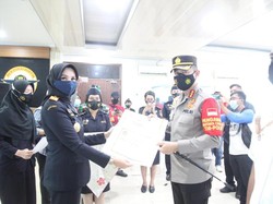 Ungkap Penipuan WN Nigeria, Polres Soetta Terima SHIA Customs Awards