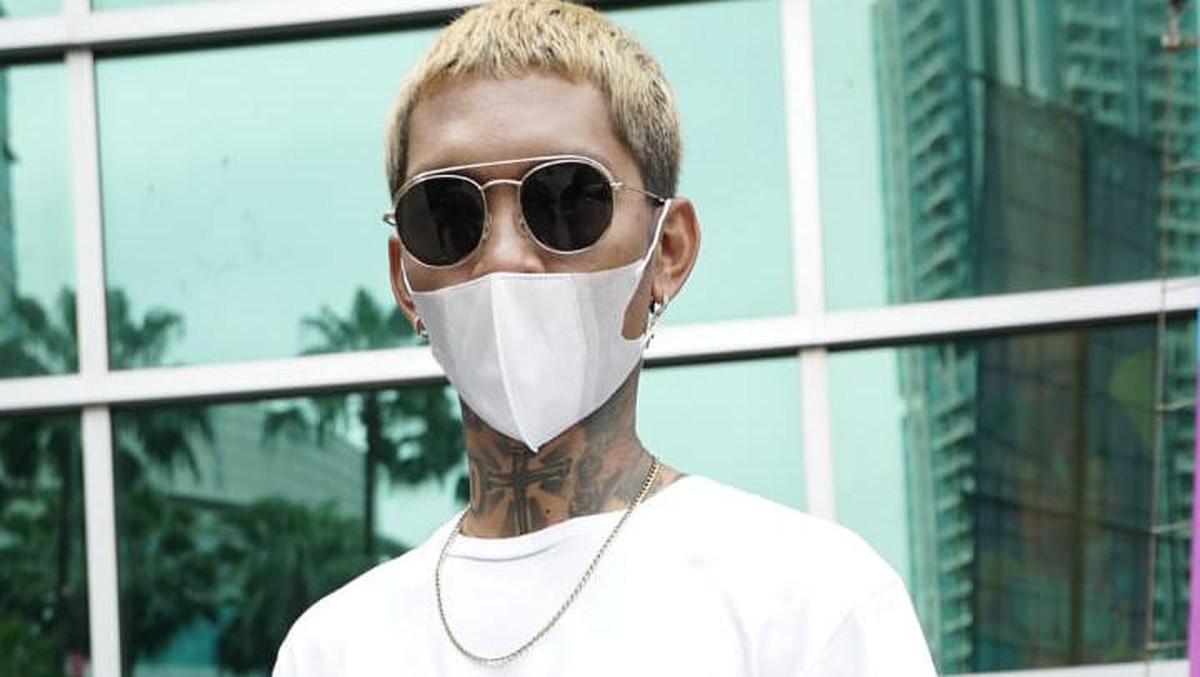 Beginilah potret saat di wawacarai mengenai kasus plagiat MV Lay EXO