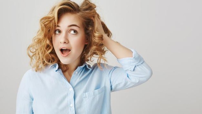 Punya Rambut Keriting? Begini Cara Perawatan yang Benar!