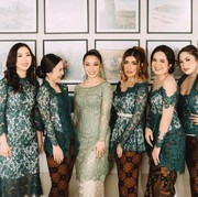 Referensi Kebaya Hijau yang Bikin Kamu Lebih Anggun dan Cantik