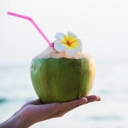 6 Manfaat Air Kelapa, Menyegarkan Sekaligus Baik Bagi Kesehatan