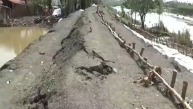 VIDEO: Warga Resah Tanggul Sementara Sungai Citarum Jebol
