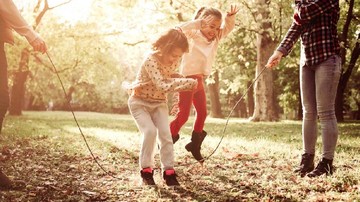 PENTING: ANAK-ANAK BISA BELAJAR DARI BERMAIN