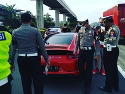 Geger Konvoi Porsche Ugal-ugalan Dikawal Dishub di Tol Jagorawi