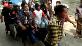 VIDEO: Demo Dibubarkan Paksa, Pedemo Myanmar Luka-luka