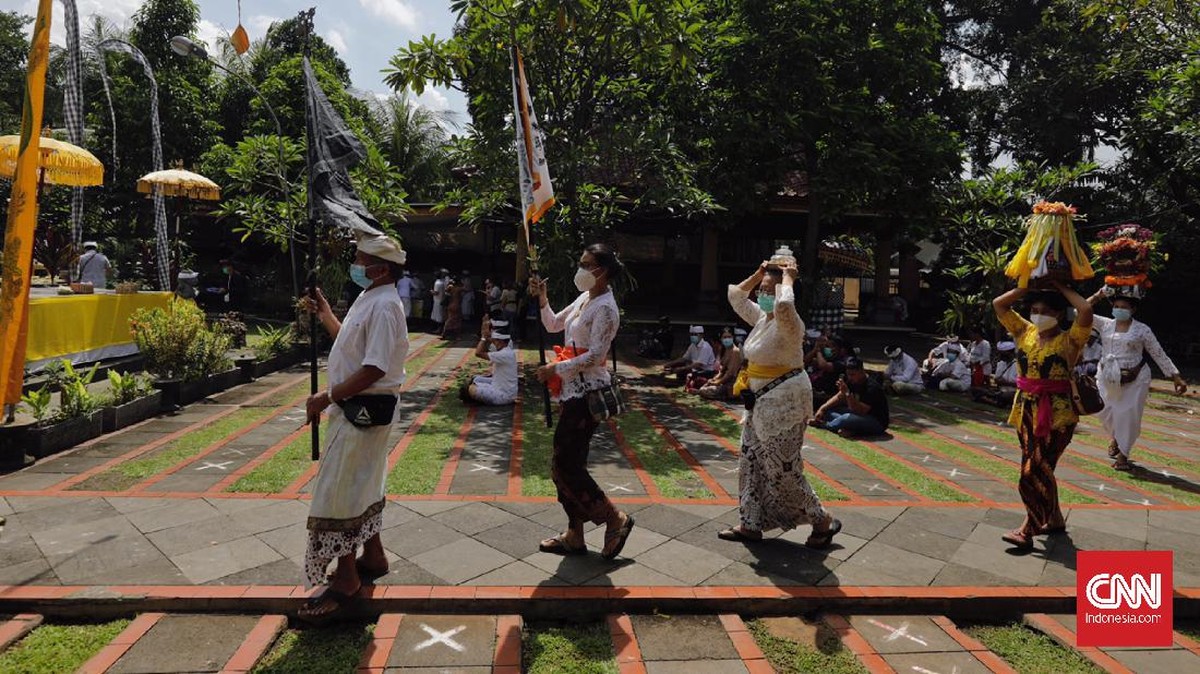 FOTO: Melihat Prosesi Tawur Agung Kesanga di Rawamangun