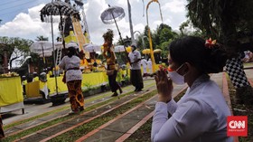 FOTO: Melihat Prosesi Tawur Agung Kesanga di Rawamangun