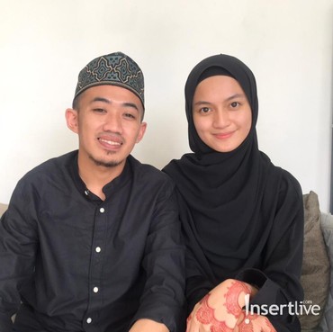 Ustaz Syam dan Istri Bahagia Nantikan Kehadiran Anak Pertama