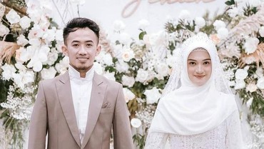 img-title Selamat! Ustaz Syam Elmarusy Nikahi Selebgram Jihan Salsabila
