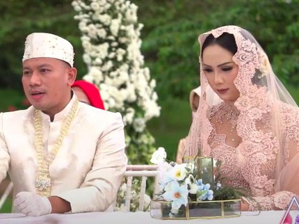 Akhirnya Menikah dengan Vicky Prasetyo, Kalina Oktarani Meneteskan Air Mata