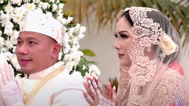 Vicky Prasetyo dan Kalina Ocktaranny