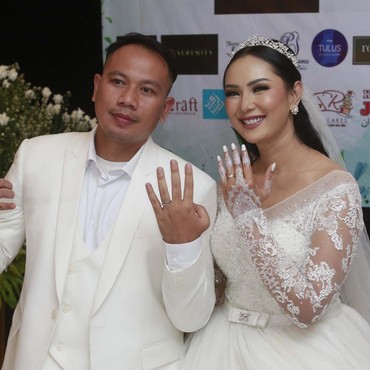 Terungkap, Ternyata Vicky Prasetyo Menikahi Kalina Oktarani 2 Kali
