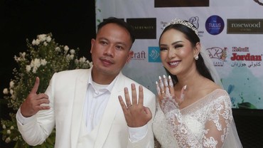 Terungkap, Ternyata Vicky Prasetyo Menikahi Kalina Oktarani 2 Kali