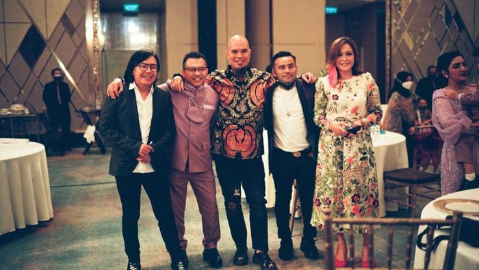 Foto Ahmad Dhani dan Maia Estianty di Lamaran Aurel Hermansyah-Atta Halilintar